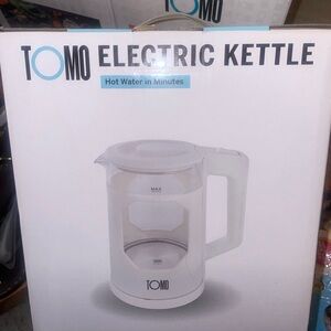 TOMO Electric Kettle in White